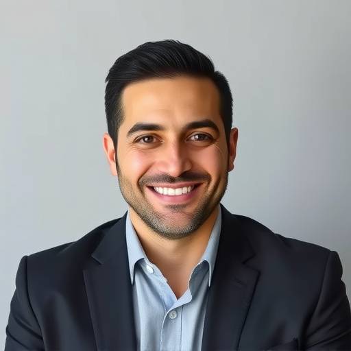 Retrato de Javier Pérez, Asesor de Ventas Senior con una sonrisa amable.